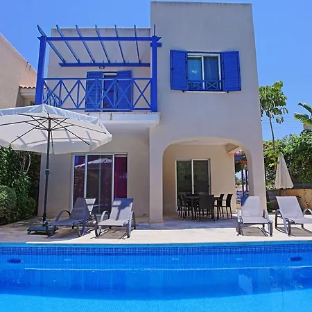 Irina فيلة Polis